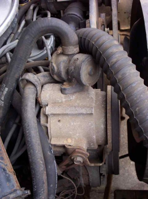 1985 Ford F-250 - Engine 8