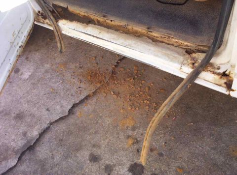 1985 Ford F-250 - Rocker Panel 1 (before)