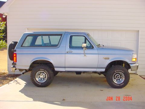 1996 Ford Bronco - 96 Bronco with the second set of 2 1/2" coils, Truck sits level now