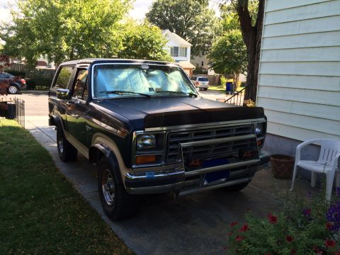 1986 Ford Bronco photo
