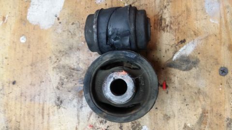 2007 Subaru Impreza - Old bushings