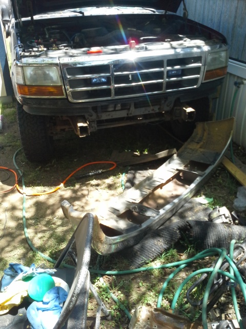 1993 Ford Bronco - Bumper off.