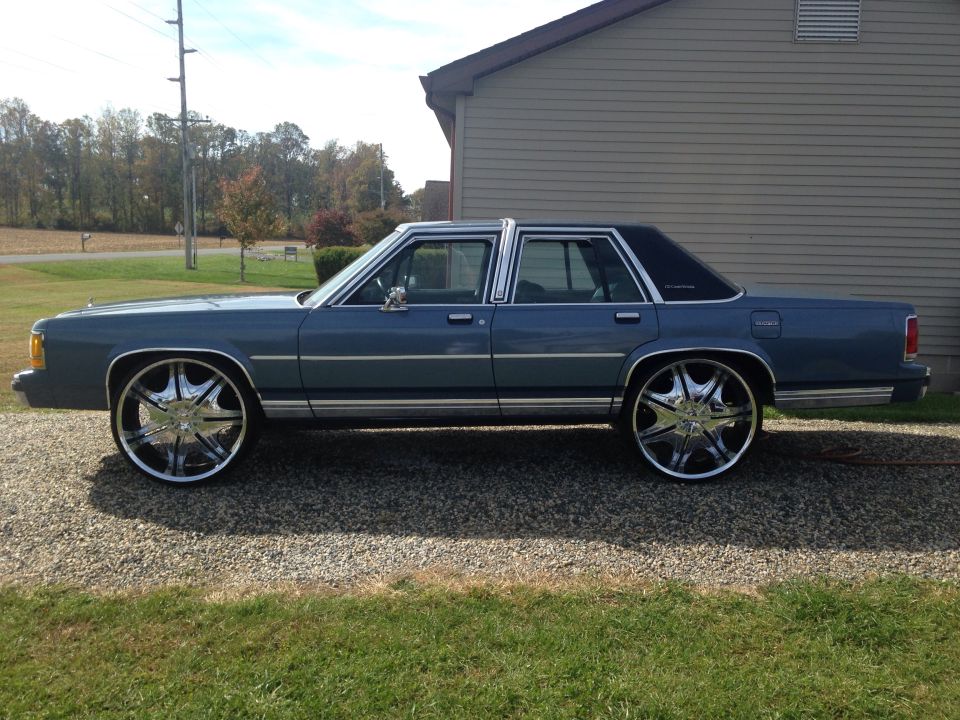 1989 Ford Crown Victoria LTD “Babe”