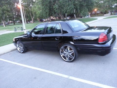 2006 Ford Crown Victoria photo