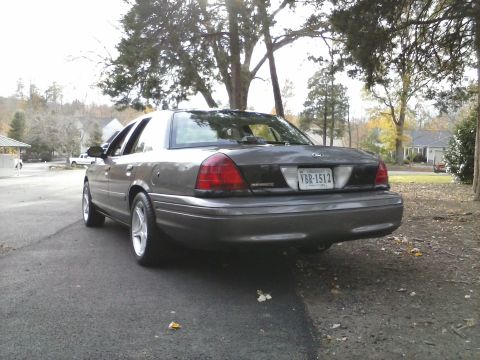 2006 Ford Crown Victoria photo