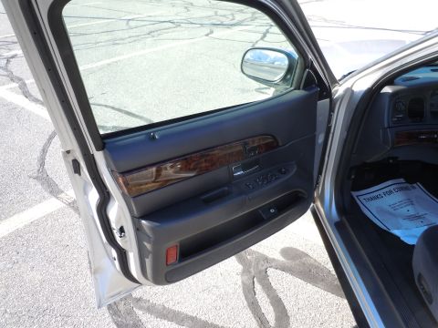2001 Ford Crown Victoria
