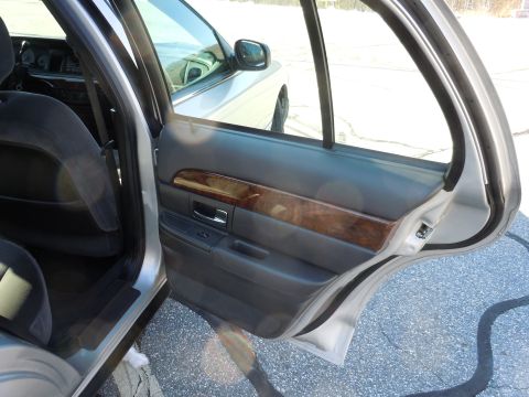 2001 Ford Crown Victoria