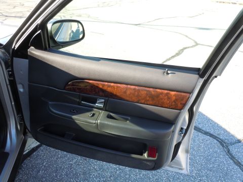 2001 Ford Crown Victoria