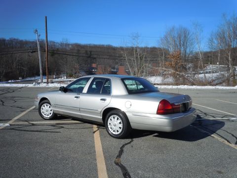 2001 Ford Crown Victoria