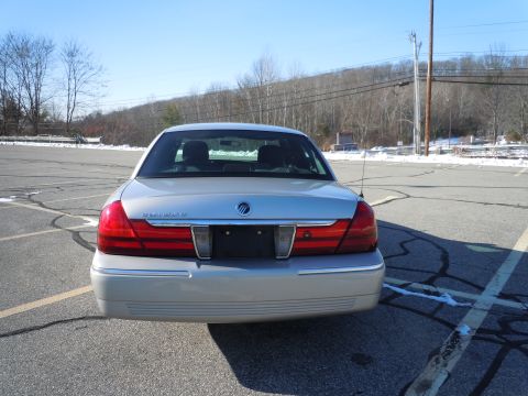 2001 Ford Crown Victoria