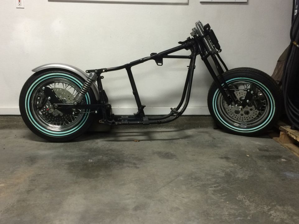 Shovelhead swingarm frame with front/rear Tokico 6 piston calipers and solid mounted rear fender
