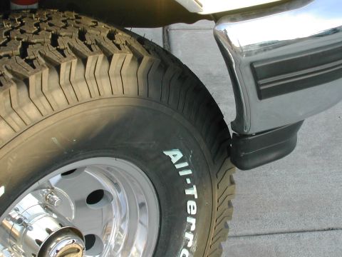 1996 Ford Bronco - Minor clearance issue.
