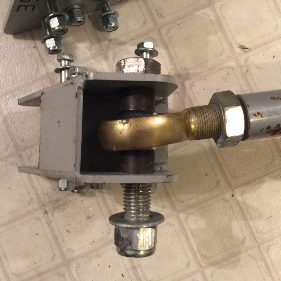 Custom suspension part with heim joint connection