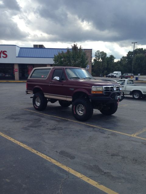 1996 Ford Bronco photo
