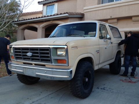 1986 Ford Bronco - Freshening up the paint