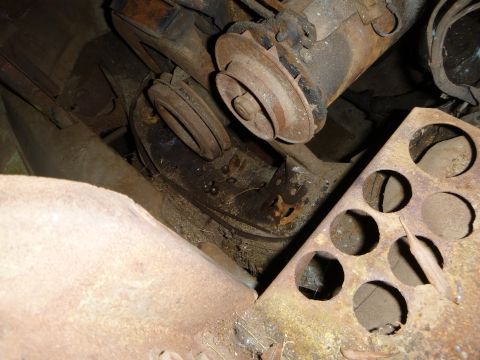 1953 Plymouth Belvedere - Close-up view of corroded engine parts and a visible website watermark.