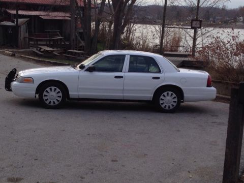 2007 Ford Crown Victoria photo