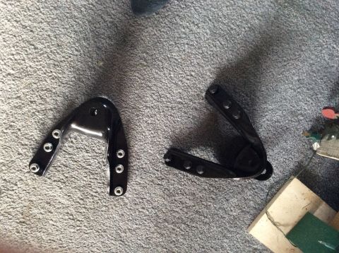 1979 Ford Bronco - New front hangers to put in the rear. Don't show now but had to cut top off for clearance.