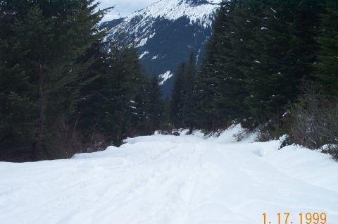 1995 Ford Bronco - The snow is getting deep and fluffy... gonna be fun :)