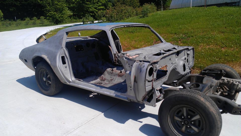 1970 Pontiac Trans Am body shell, 3q-front view, primer gray