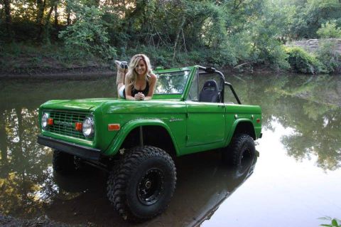 2000 Ford Excursion photo