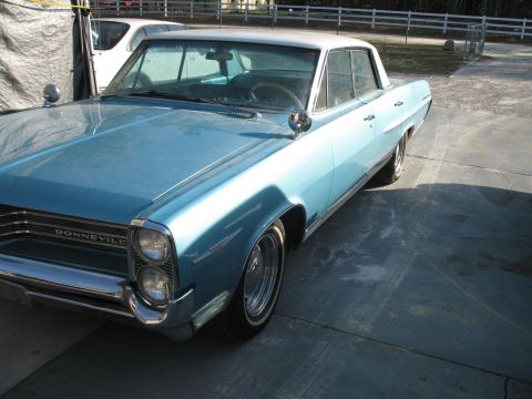 1972 Ford Ranchero - 1963 Pontiac Bonneville, a full-size luxury car from Pontiac.