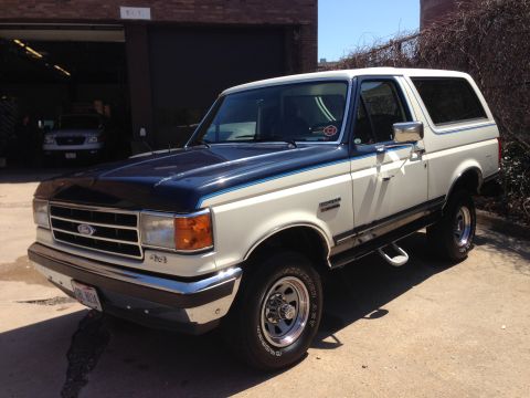 1989 Ford Bronco - Took her to work and changed out bad TRE's and noticed how bad the front bumper was sagging.