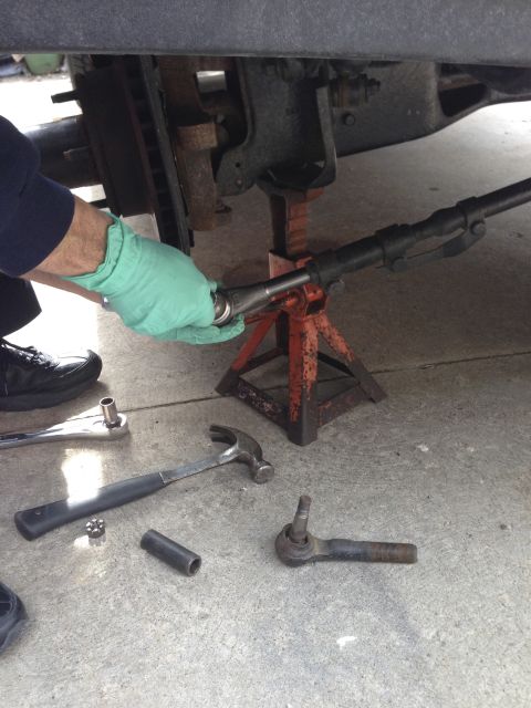 1989 Ford Bronco - Changing TRE's