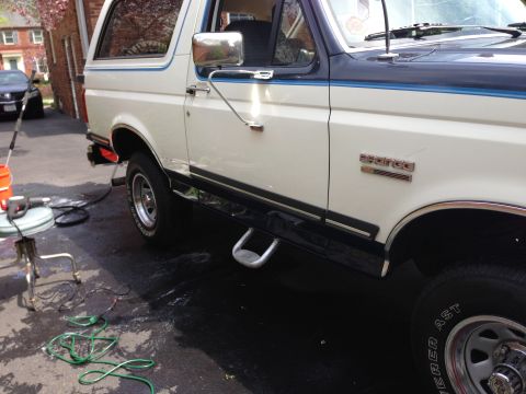 1989 Ford Bronco - Didn't like the body trim. Time to go!