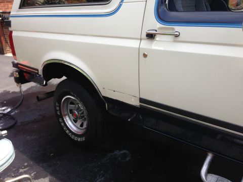 1989 Ford Bronco - Still some residual glue left.