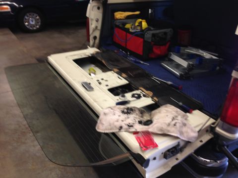 1989 Ford Bronco - To access tailgate window motor the window has to be extended once the tailgate is down. To do this both side latches on the tailgate sides…