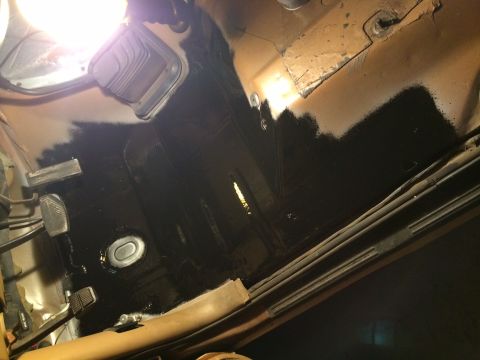 1991 Ford Bronco - Put down one coat of Krylon paint/primer and two coats of Plastidip.