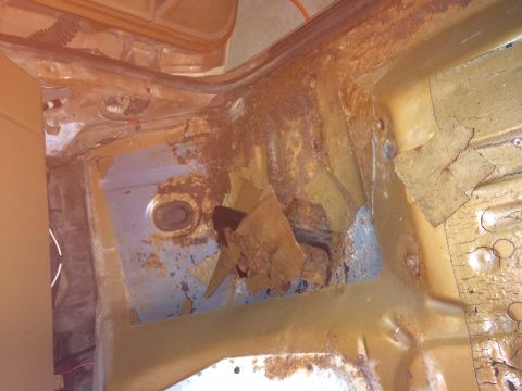 1991 Ford Bronco - Looks like the body mount grommets are leaking and caused the carpet to stay soaked.