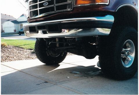 1996 Ford Bronco - plastic air dam removed for better access