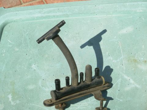 1983 Ford Bronco - Vacuum Manifold