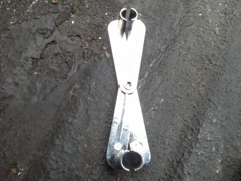 1996 Ford Bronco - Quick disconnect tool I used about $5 at an autoparts store