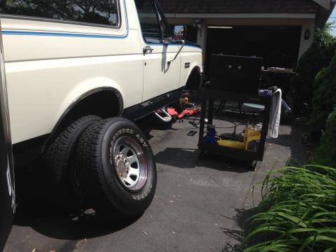 1989 Ford Bronco - Good weather. For now.