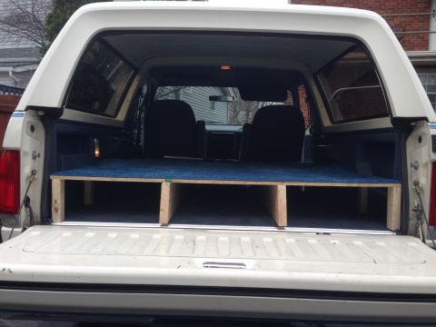 1989 Ford Bronco - Liking the look. Even have access to the storage bin on the driver's side.