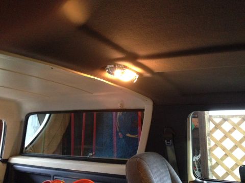 1989 Ford Bronco - OEM incandescent dome light and map lights. Also has the crappy yellowish dome cover on it. 25 year old technology just not cutting it.