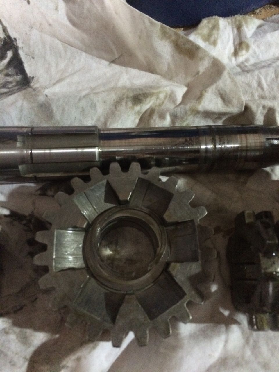 1975 Shovelhead four speed transmission third gear with shim and clip