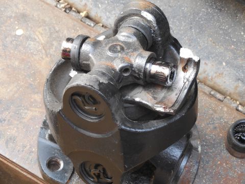 1983 Ford Bronco - It appears the flattened-out side of the yoke was cracked for a while before the whole thing came apart. Considering that I've only had thi…