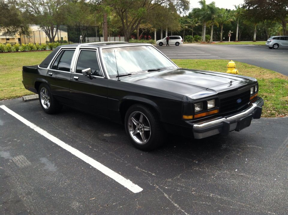 1990 Ford Crown Victoria LTD
