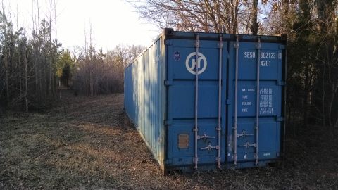2004 Land Rover Land Rover - The weather has been reasonably dry for a few days now, so I called a container company & ordered a 40' single-end. It's now tucked out of…