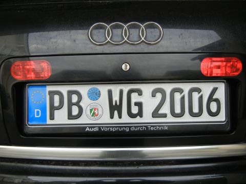 2003 Audi A6 - German license plate PB WG 2006 on an Audi, with 'Vorsprung durch Technik' text on the frame.