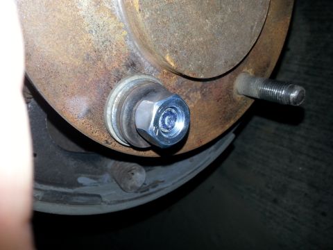 1992 Ford Bronco - used a stack of some thick washers so I could pull the stud into the shaft.