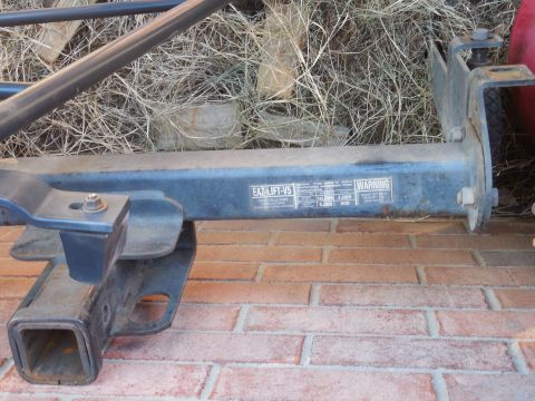 1993 Ford Bronco - JY hitch receiver Eaz-Lift V5 I chose this one because of how high the receiver is (close to the bumper). The top of this 2.5" crosstu…