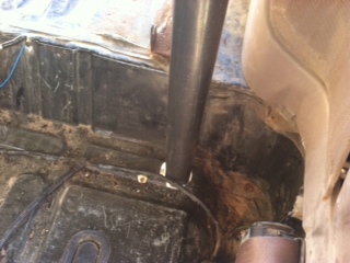 1995 Ford Bronco - The interior of a vehicle shows a roll cage, with a SuperMotors.net watermark visible.