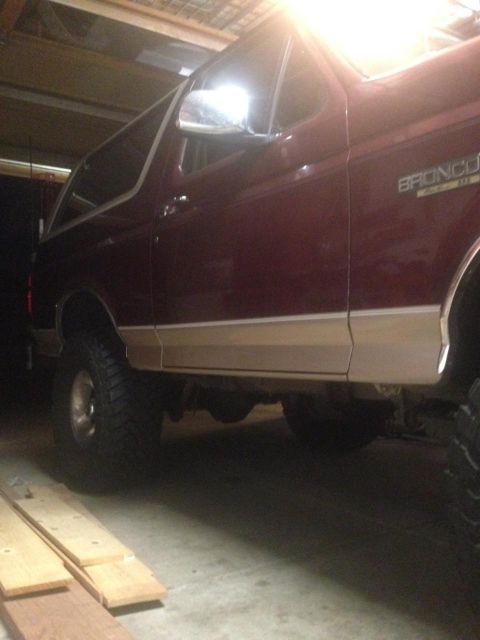 1996 Ford Bronco - Stock running boards removed. She looks tall!