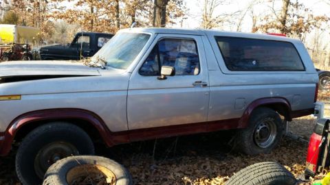 1984 Ford Bronco photo