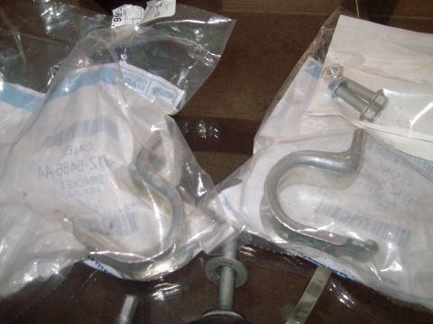 2004 Ford Crown Victoria - Rear Swaybar Brackets